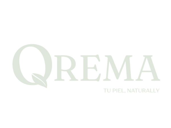 A faint pale green QREMA logo with the tagline 'TU PIEL, NATURALLY' on a plain white background.